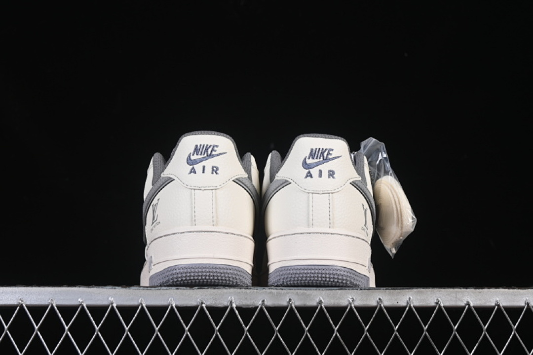 Nike [HH7518-079]-[AIR FORCE 1 07 LOW CASUAL SNEAKERS GREY/WHITE]-[WOMAN:36-39]-[MAN:40-45] - Image 13