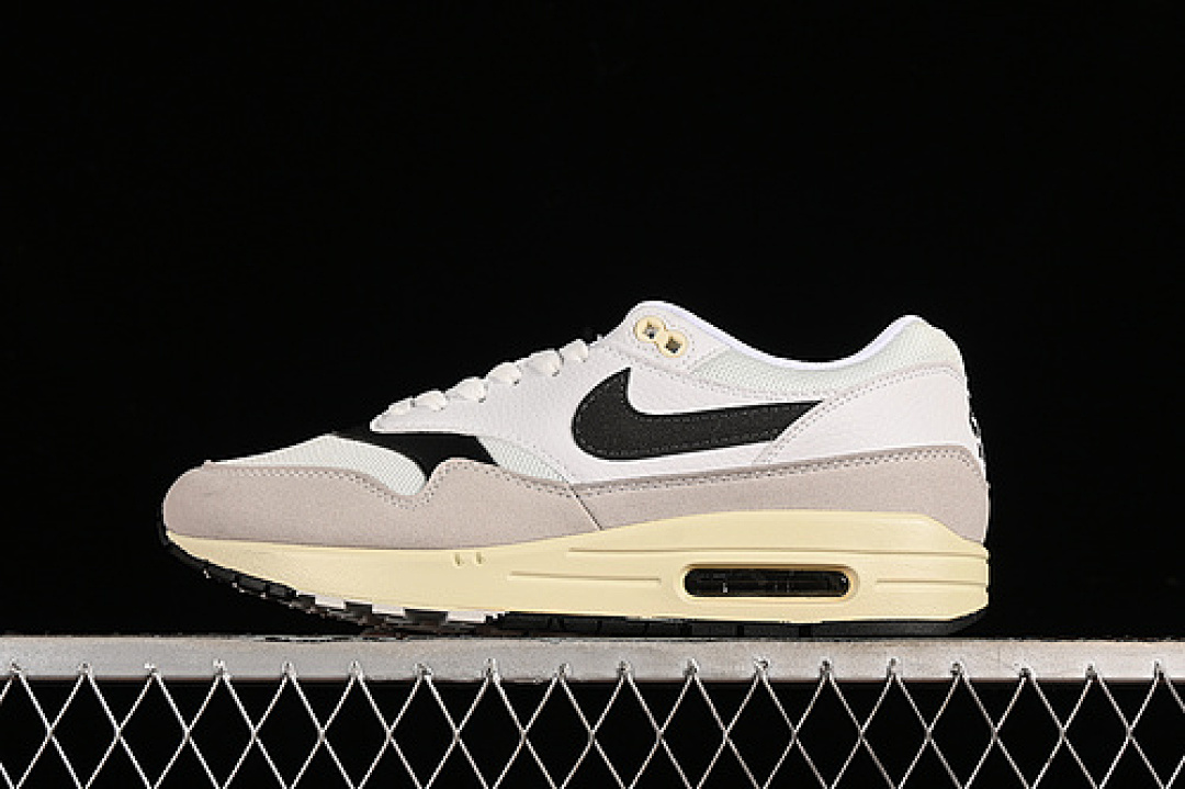 Nike AIR MAX 1 LIGHT BONE/IRON GREY/CASHMERE/PHOTON DUST/SUMMIT WHITE · HJ3498-007, photo 1
