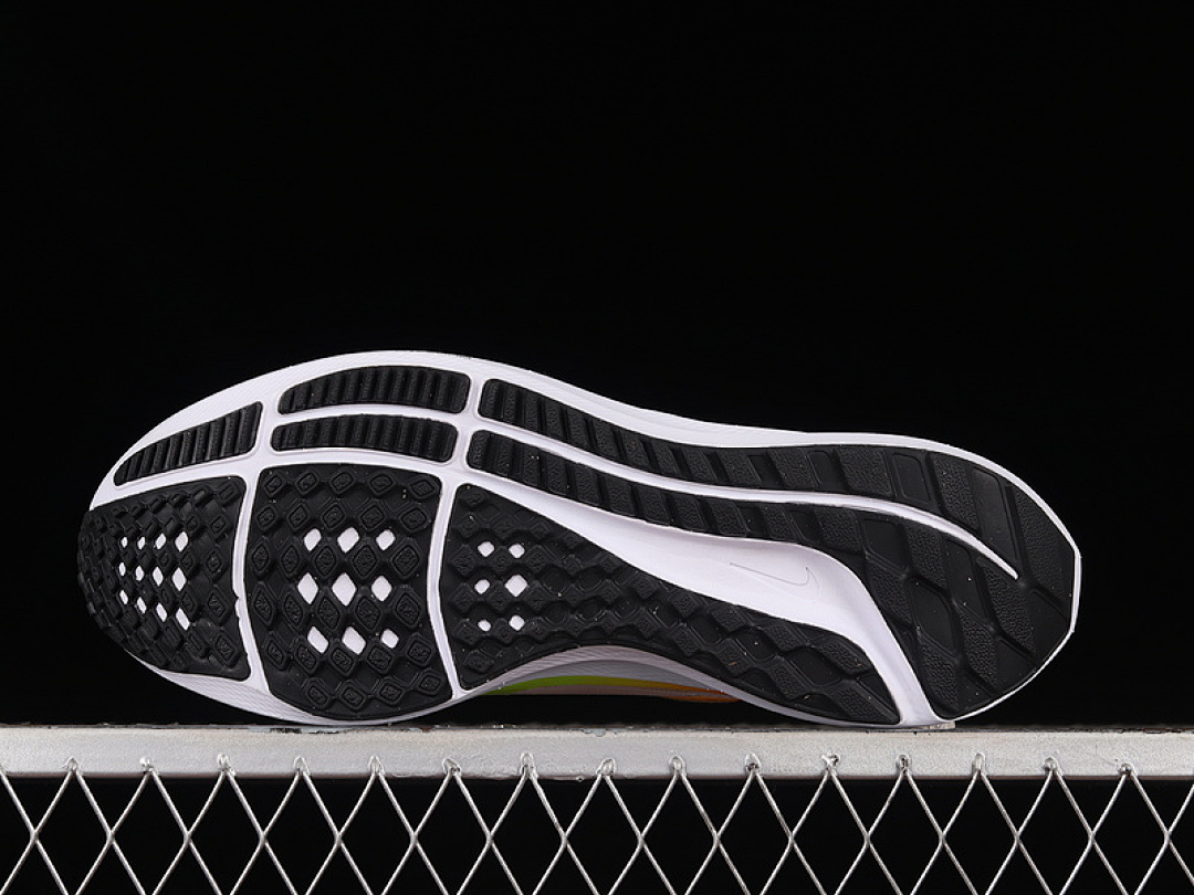 Nike [DV3853-101]-[AIR ZOOM PEGASUS 40 WHITE/COCONUT MILK/VOLT/MULTICOLOR]-[WOMAN:36-39]-[MAN:40-46] - Image 4