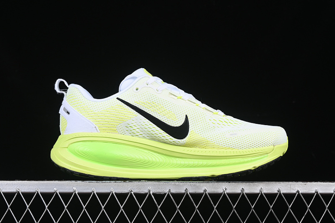 Nike [HM6804-102]-[AIR ZOOM VOMERO 18 WHITE/BLACK/GREEN]-[WOMAN:35.5-39]-[MAN:40-45] - Image 16
