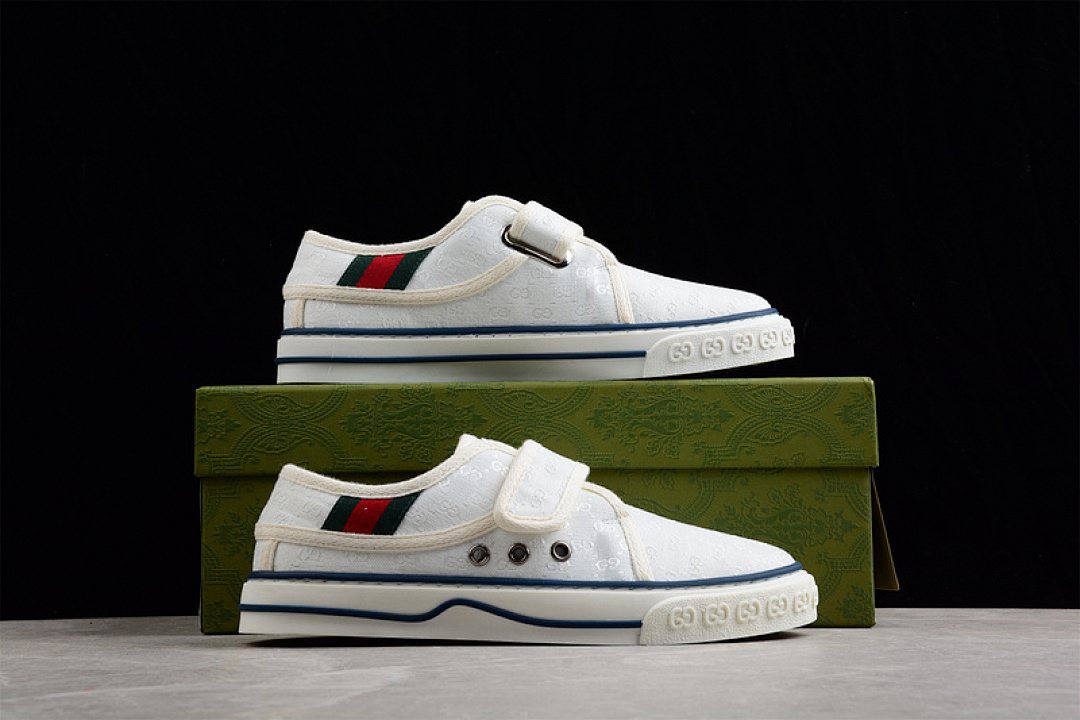 Gucci [694741-17L10-9060]-[DISNEY X TENNIS 1977 WHITE/WHITE/WHITE]-[WOMAN:35-39]-[MAN:40-44] - Image 17