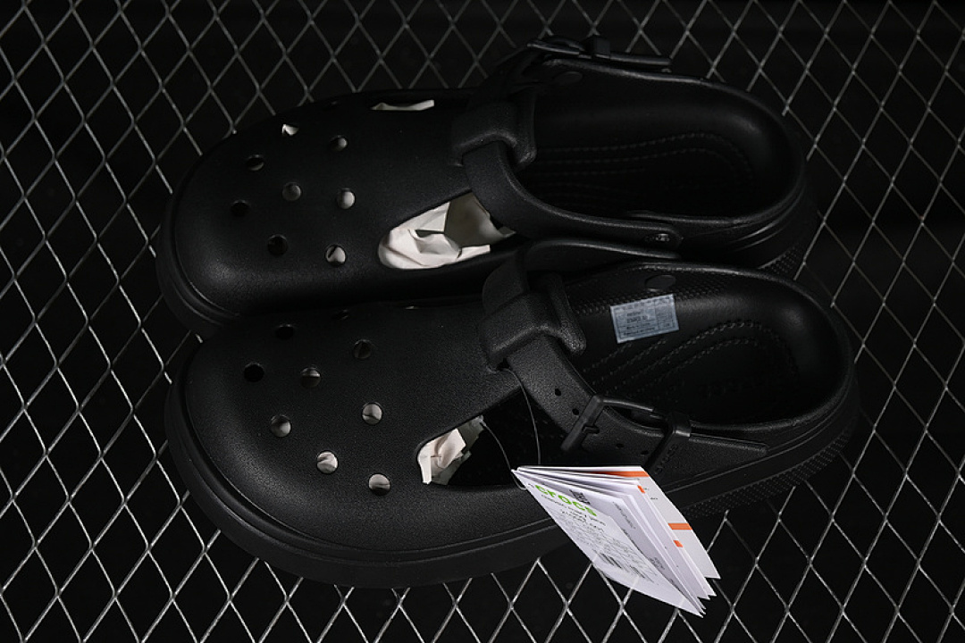 Crocs [CROCS CLASSIC SIMPLE CASUAL BEACH HOLE SLIPPERS SANDALS BLACK]-[WOMAN:34-40] - Image 6