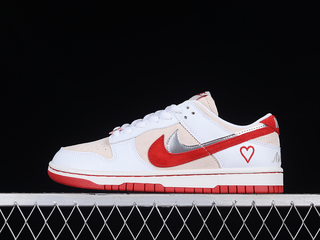 Unbranded [CT2552-188]-[DUNK LOW SB VALENTINE'S DAY WHITE/RED/SILVER]-[WOMAN:36-39]-[MAN:40-47.5], photo 1