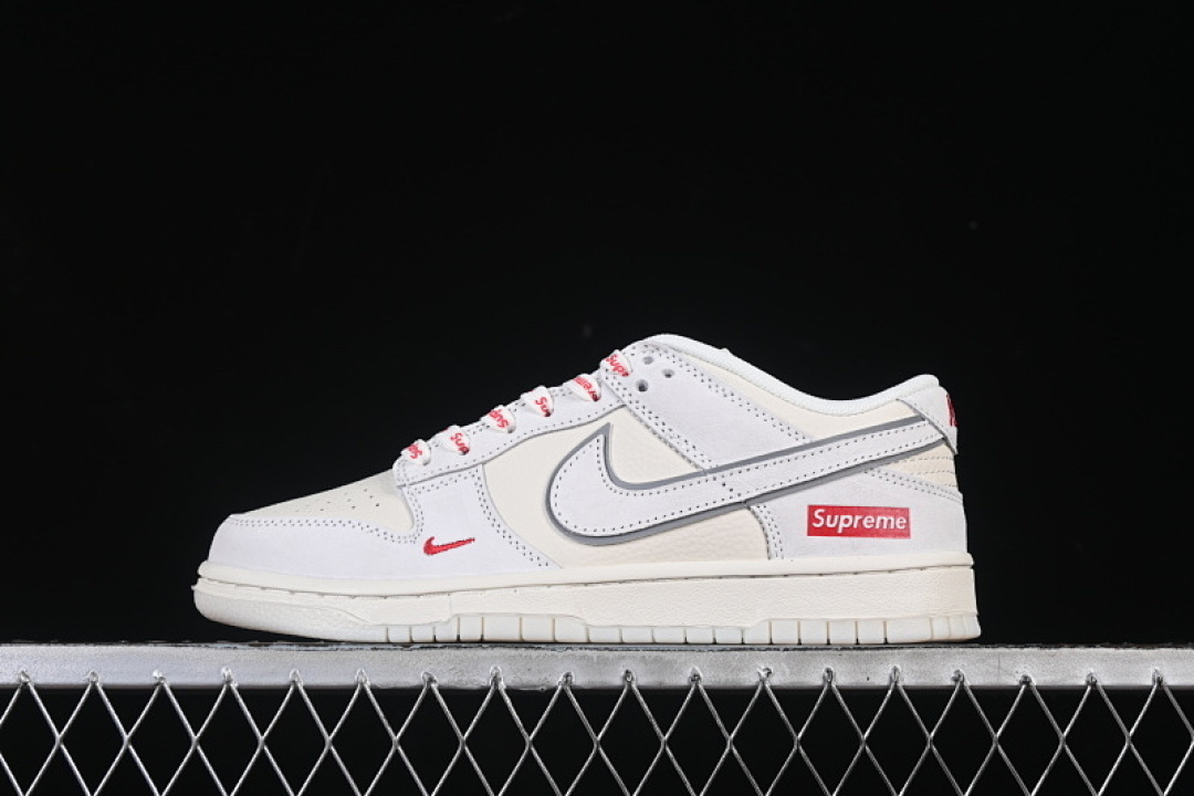 Supreme Nike DUNK LOW SUPREME CASUAL SNEAKERS RED/BEIGE/GREY · DN3168-007, photo 1