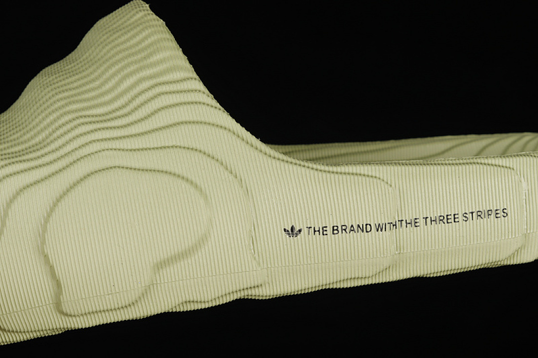 Adidas [GX6946]-[ADILETTE 22 SLIDES MAGIC LIME/MAGIC LIME]-[WOMAN:36-39]-[MAN:40-46] - Image 4