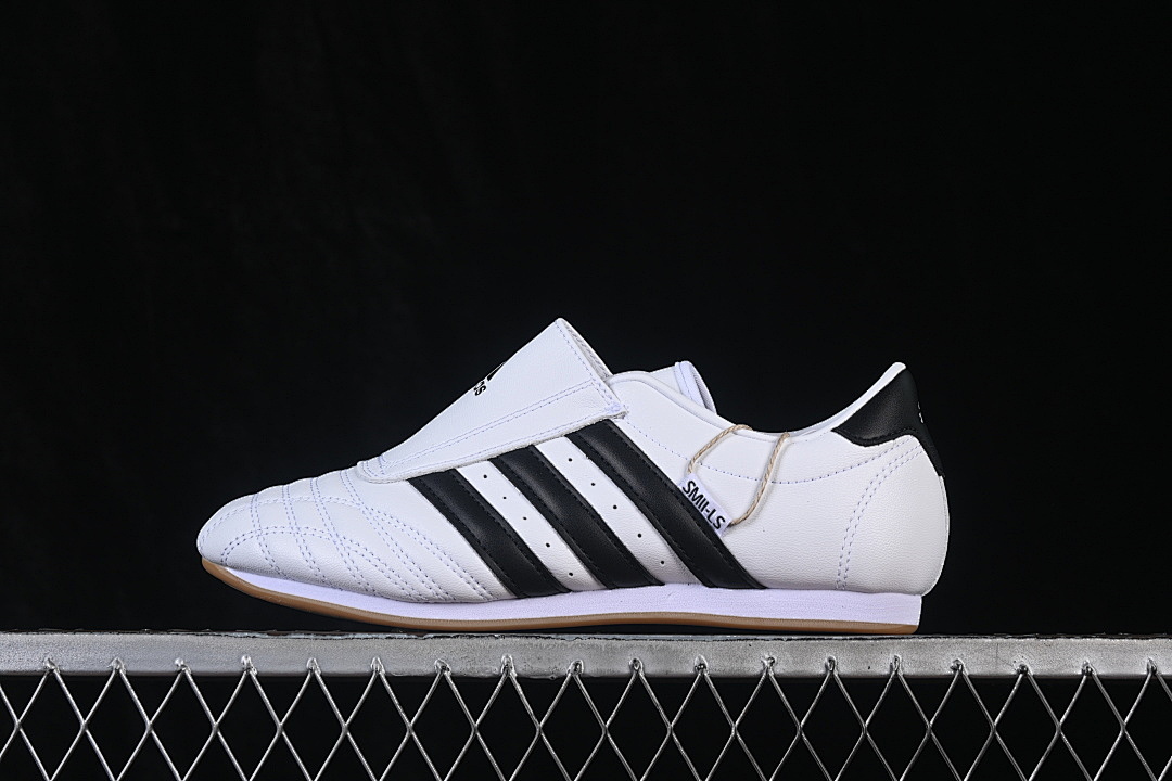 TAEKWONDO CLOUD WHITE/CORE BLACK/GUM · JQ4774, photo 1