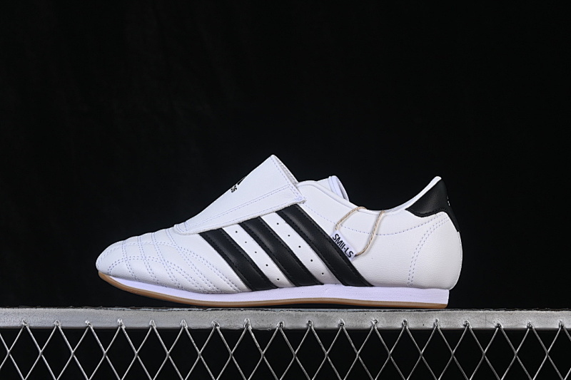 TAEKWONDO CLOUD WHITE/CORE BLACK/GUM · JQ4774, photo 1