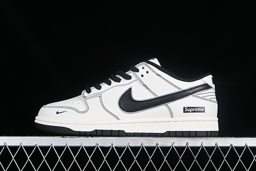 Supreme Nike Supreme [RM2308-237]-[SUPREME DUNK LOW SB OFF WHITE/BLACK]-[WOMAN:36-39]-[MAN:40-45], photo 1