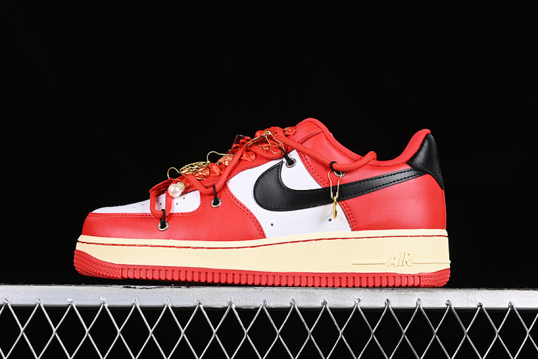 Nike [CV1724-100]-[AIR FORCE 1 07 LOW WHITE/BLACK/RED]-[WOMAN:36-39]-[MAN:40-47.5], photo 1
