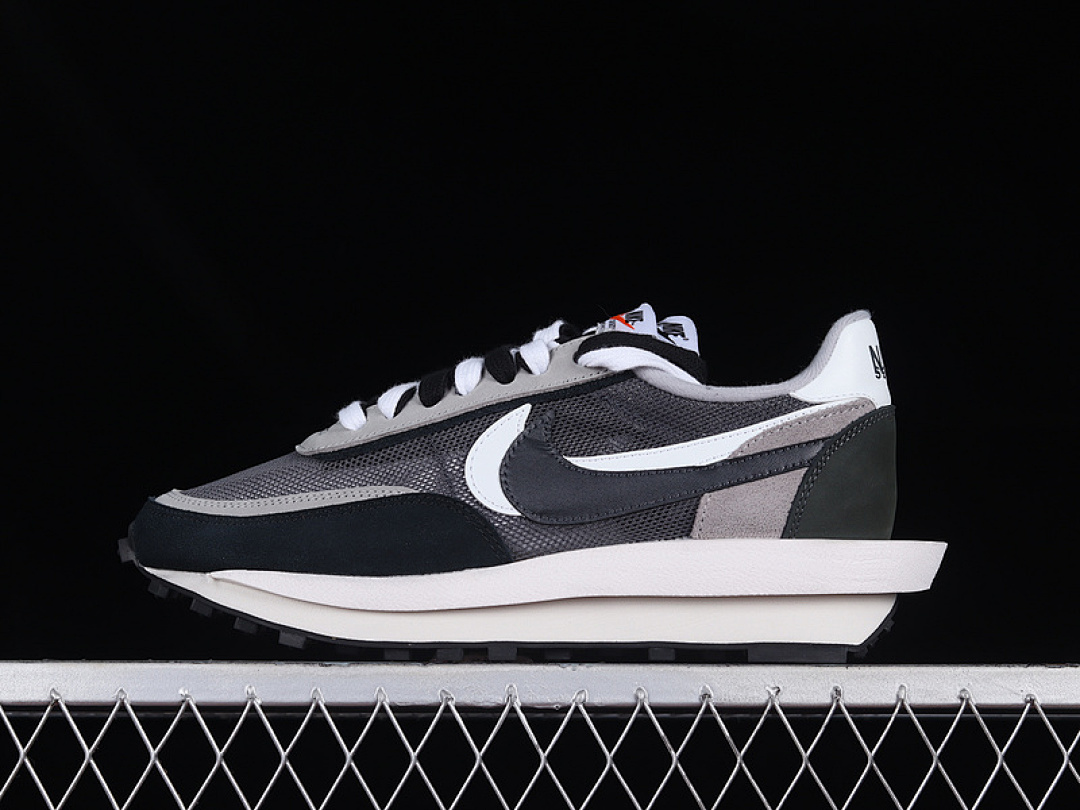 Sacai [BV0073-001]-[SACAI X LDWAFFLE BLACK/ANTHRACITE-WHITE-GUNSMOKE]-[WOMAN:36-39]-[MAN:40-46], photo 1