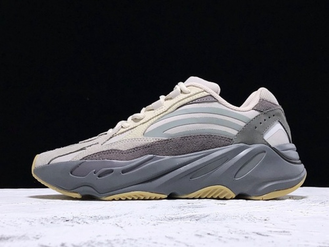 On Running [FU7914]-[OG YEEZY BOOST 700 V2 TEPHRA/TEPHRA/TEPHRA]-[WOMAN:36-39]-[MAN:40-48], photo 1