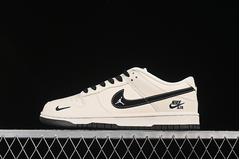 Off-White Nike SB DUNK LOW OFF WHITE/BLACK · LW1818-118, photo 1