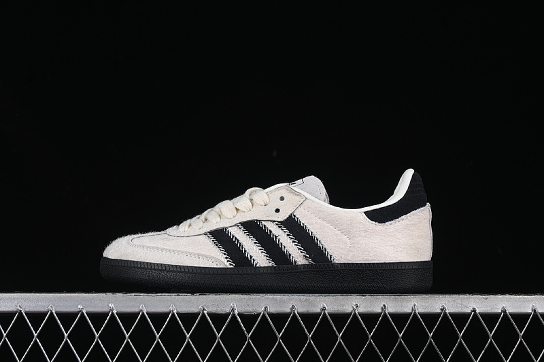 Adidas Adidas SAMBA OG WONDER WHITE/CORE BLACK/ALUMINA · JP5329, photo 1