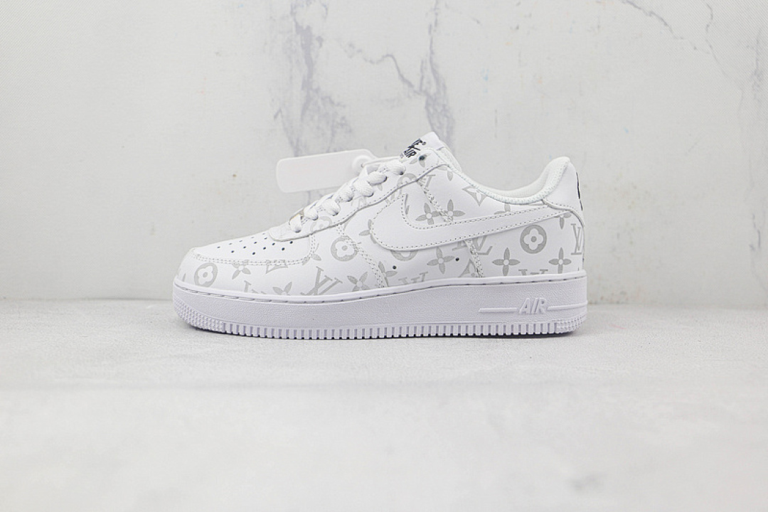 Nike Nike L*V X AIR FORCE 1 LOW 07 WHITE/WHITE/BLACK · CW2288-131, photo 1