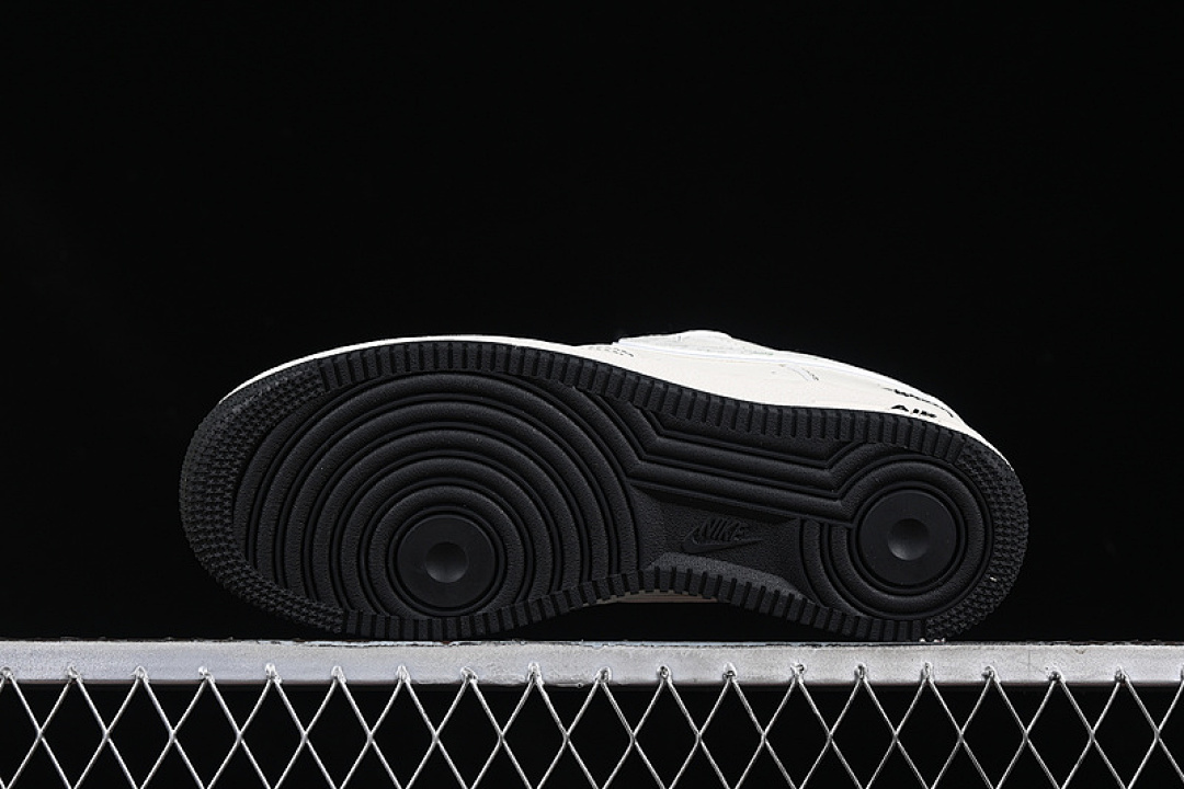 Nike [HH7518-040]-[AIR FORCE 1 07 LOW WHITE/SILVER/BLACK]-[WOMAN:36-39]-[MAN:40-45] - Image 15