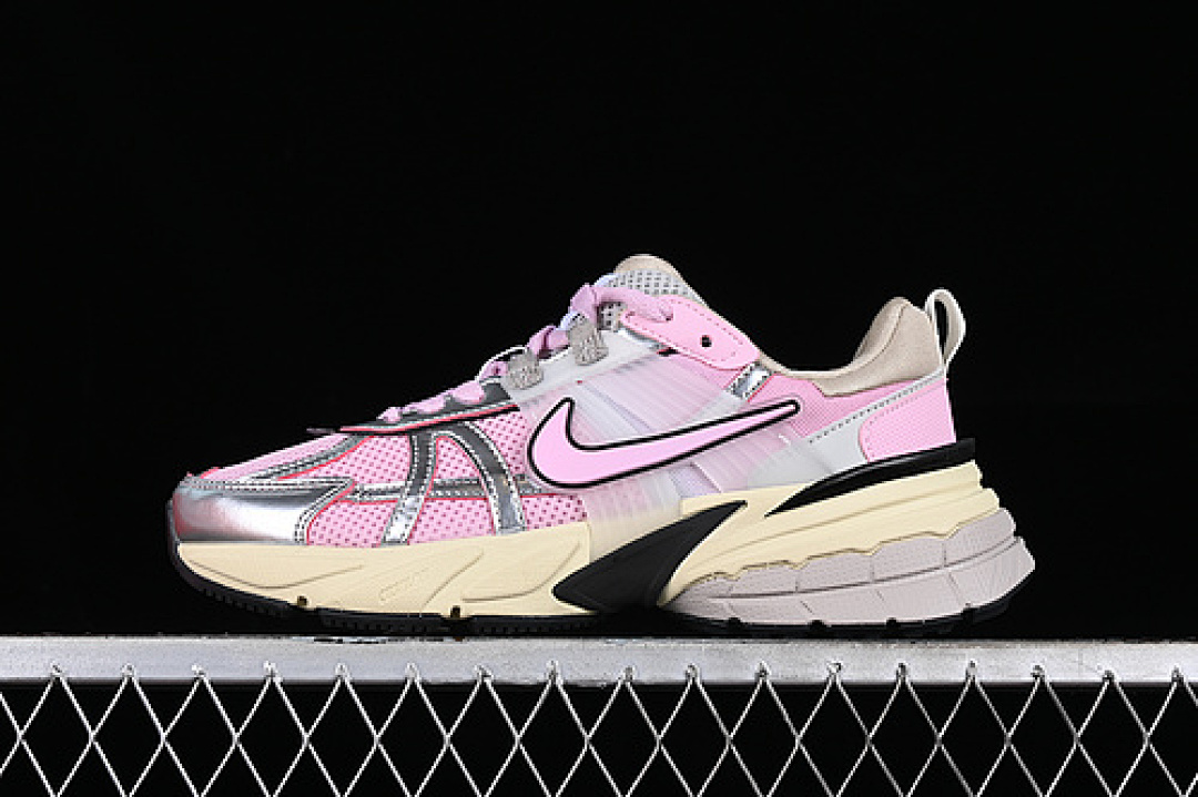 V2K RUNTEKK RUN WHITE/GREY/BLACK/PINK/SILVER · FD0736-005, photo 1