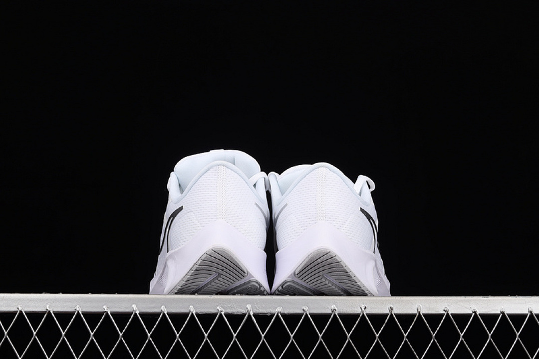 Nike [CW7358-100]-[AIR ZOOM PEGASUS 38 WHITE/PURE PLATINUM/WOLF GREY/METALLIC SILVER]-[UNISEX:36-45] - Image 14