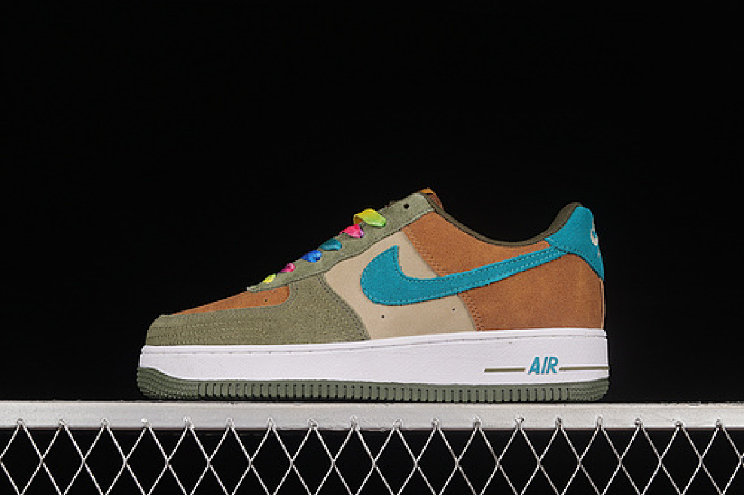 Nike [DO5215-331]-[AIR FORCE 1 07 LOW TOASTY OIL GREEN/MEDIUM OLIVE/SEQUOIA]-[WOMAN:36-39], photo 1