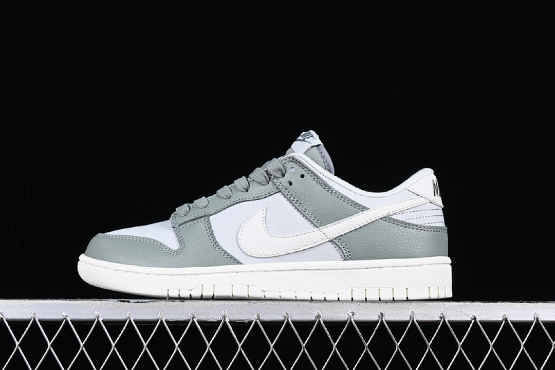 Nike DUNK LOW MICA GREEN/SAIL/PHOTON DUST · DV7212-300, photo 1