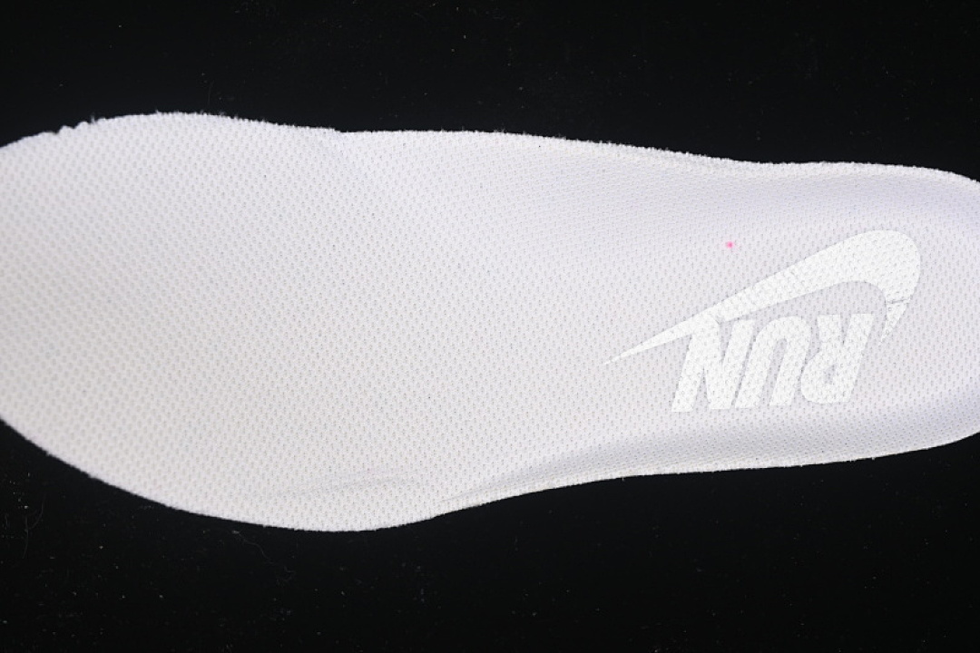 Nike [HV8150-102]-[VOMERO PLUS WHITE/METALLIC SILVER/LIGHT SMOKE GREY]-[WOMAN:36-39]-[MAN:40-45] - Image 4