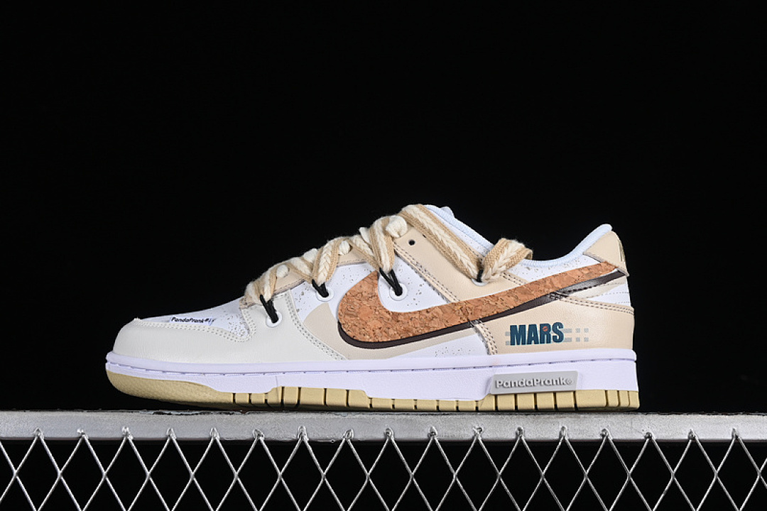 Unbranded [DV0833-100]-[DUNK LOW SB WHITE/TEAM GOLD/WOLF GREY/WHITE]-[WOMAN:35.5-39]-[MAN:40-46], photo 1