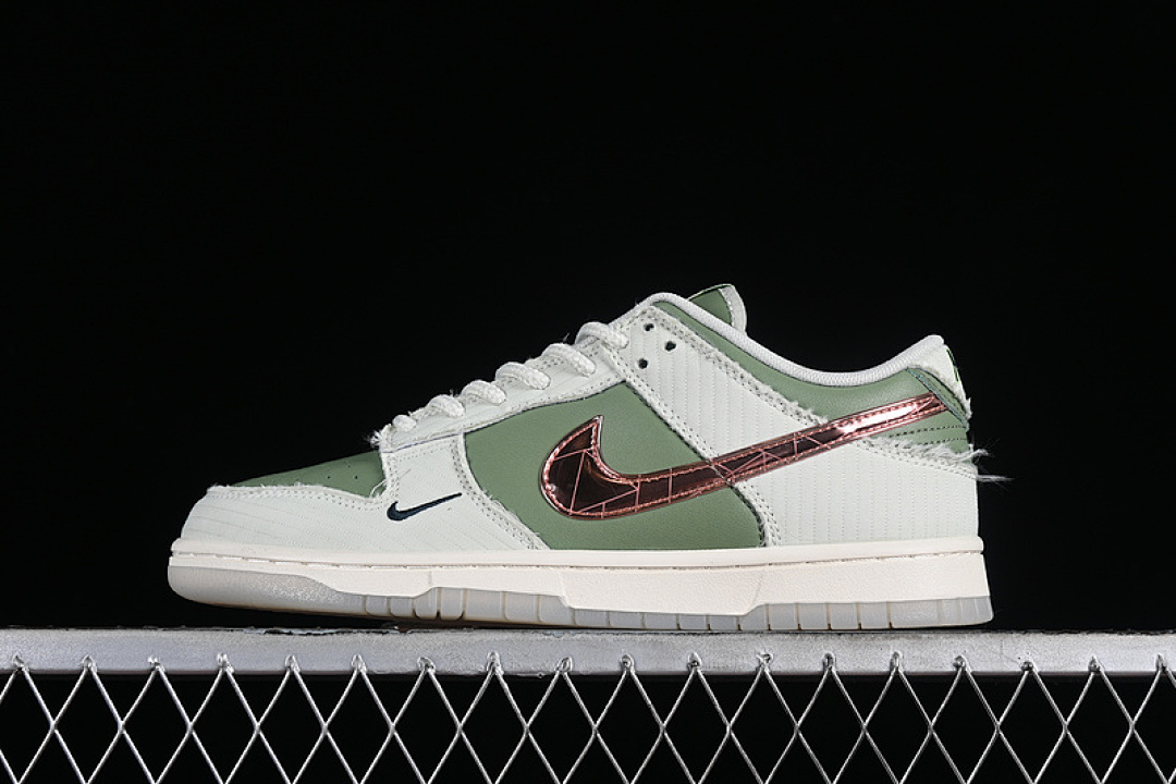Nike KYLER MURRAY DUNK LOW SB BE 1 OF ONE SEA GLASS/SAIL/OIL GREEN/ROSE GOLD · FQ0269-001, photo 1