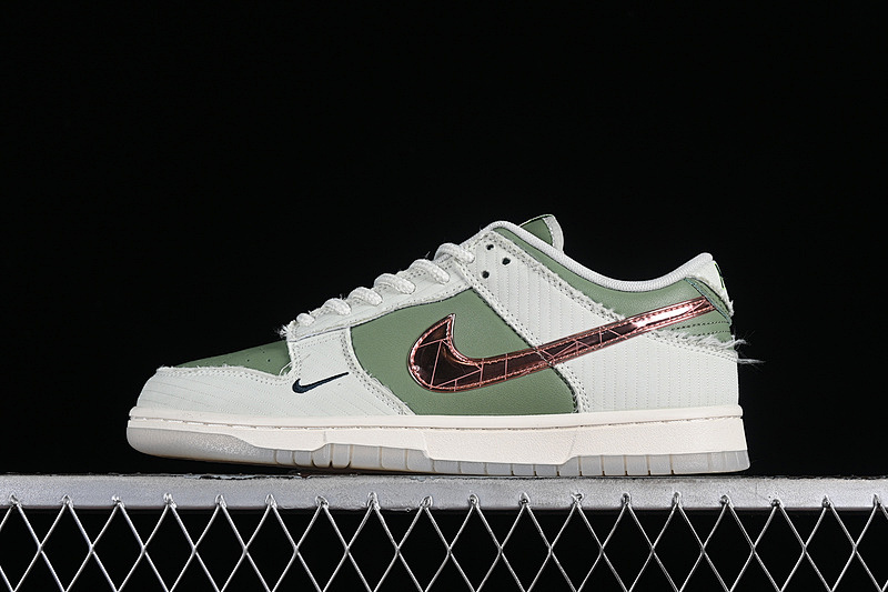 Nike KYLER MURRAY DUNK LOW SB BE 1 OF ONE SEA GLASS/SAIL/OIL GREEN/ROSE GOLD · FQ0269-001, photo 1