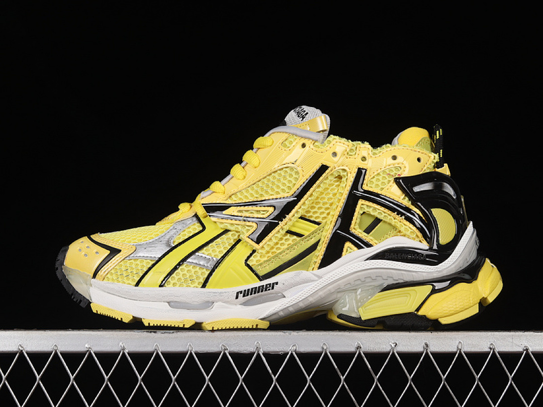 Kith [W2RJ52006]-[BA*LEN*CIAGA RUNNER KITH FOUR.COLOR YELLOW/BLACK/LIGHT GREY]-[UNISEX:35-46], photo 1