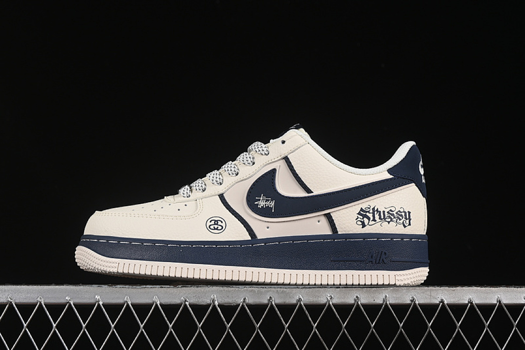 Nike Nike AIR FORCE 1 07 LOW WHITE/BLUE · QW5836-009, photo 1