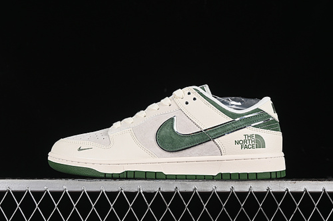 Nike SB DUNK LOW WHITE/GREY/GREEN · DQ1098-511, photo 1