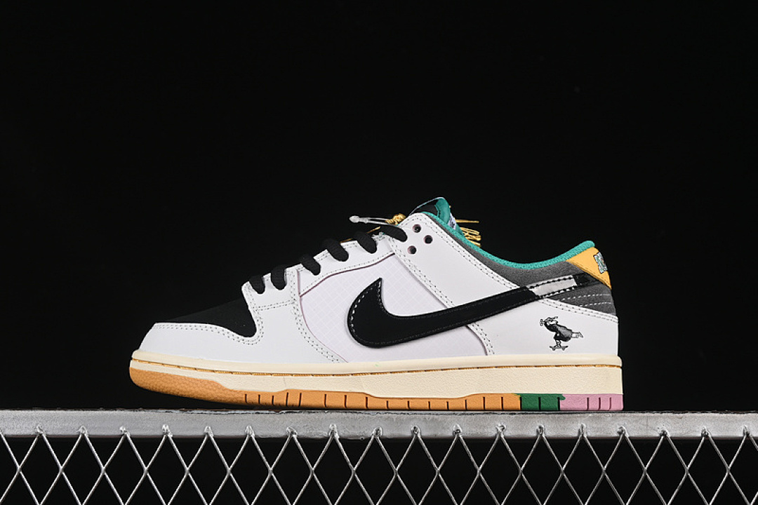 Unbranded [HJ4132-100]-[CSEF SB DUNK LOW WHITE/BLACK/GREY/GREEN]-[WOMAN:36-39]-[MAN:40-46], photo 1