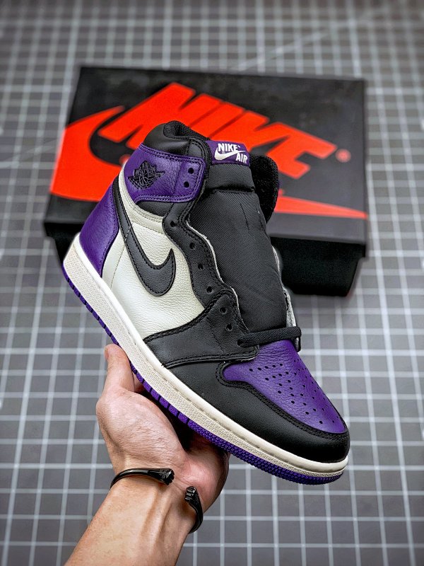 Jordan ORIGINAL QUALITY AIR Jordan 1 RETRO HIGH OG COURT PURPLE/BLACK-SAIL · 555088-501, photo 1