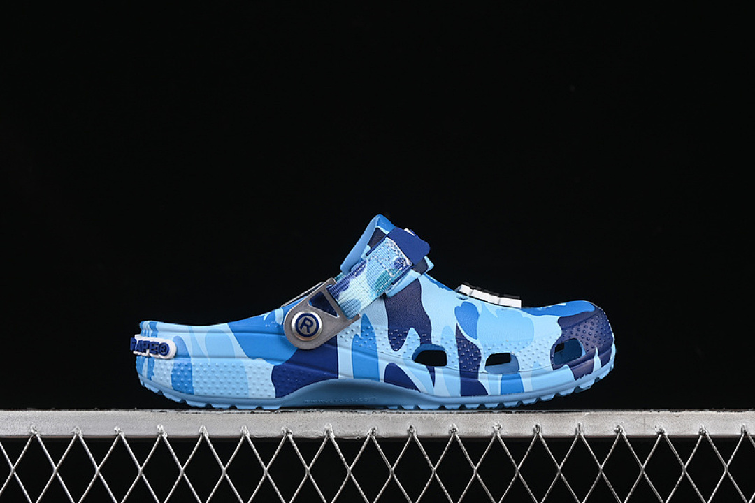 Crocs [BAPE X CROCS CLASSIC CLOG BLUE]-[WOMAN:36-39]-[MAN:40-46] - Image 2