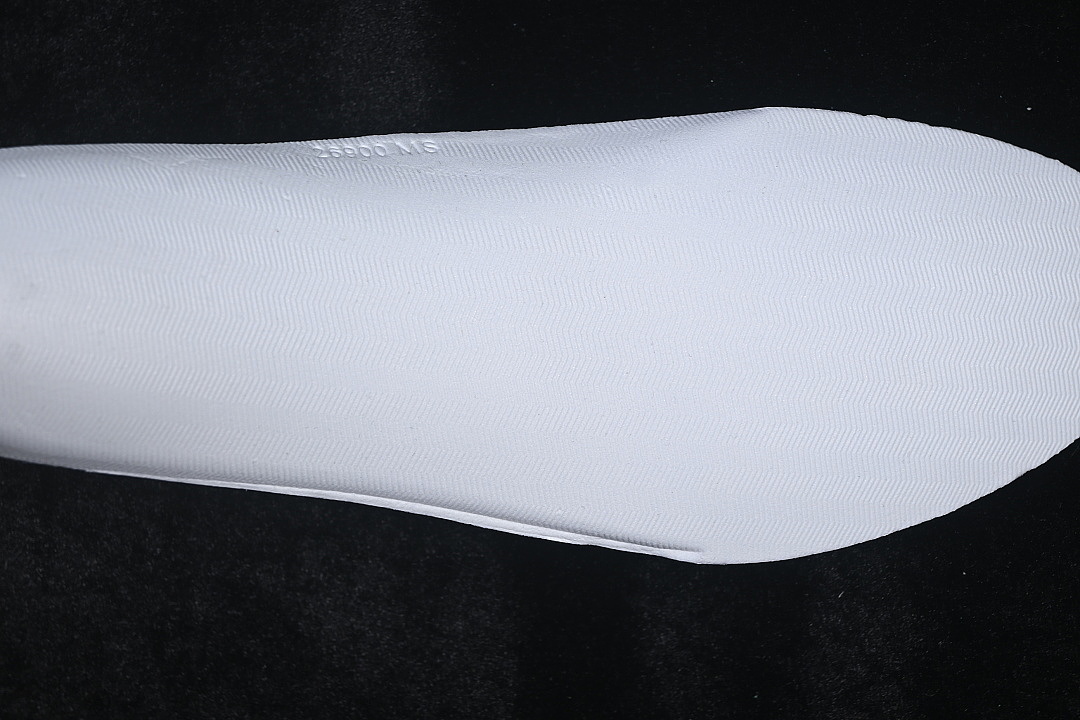 On Running [1162011 FLCK]-[ONE BONDI 9 CUSHIONED RUNNING SHOES WHITE/PURE WHITE]-[MAN:40-45] - Image 2