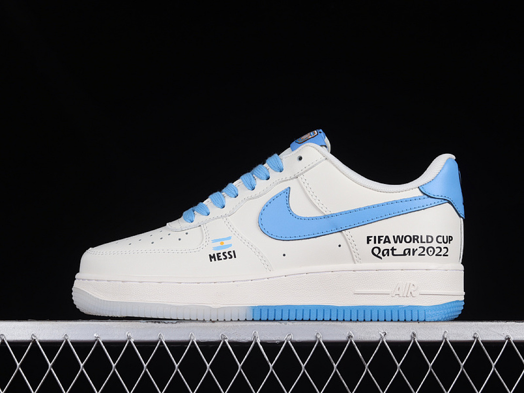 Nike Nike AIR FORCE 1 LOW 07 WHITE/WHITE/BLUE · DR9868-800, photo 1