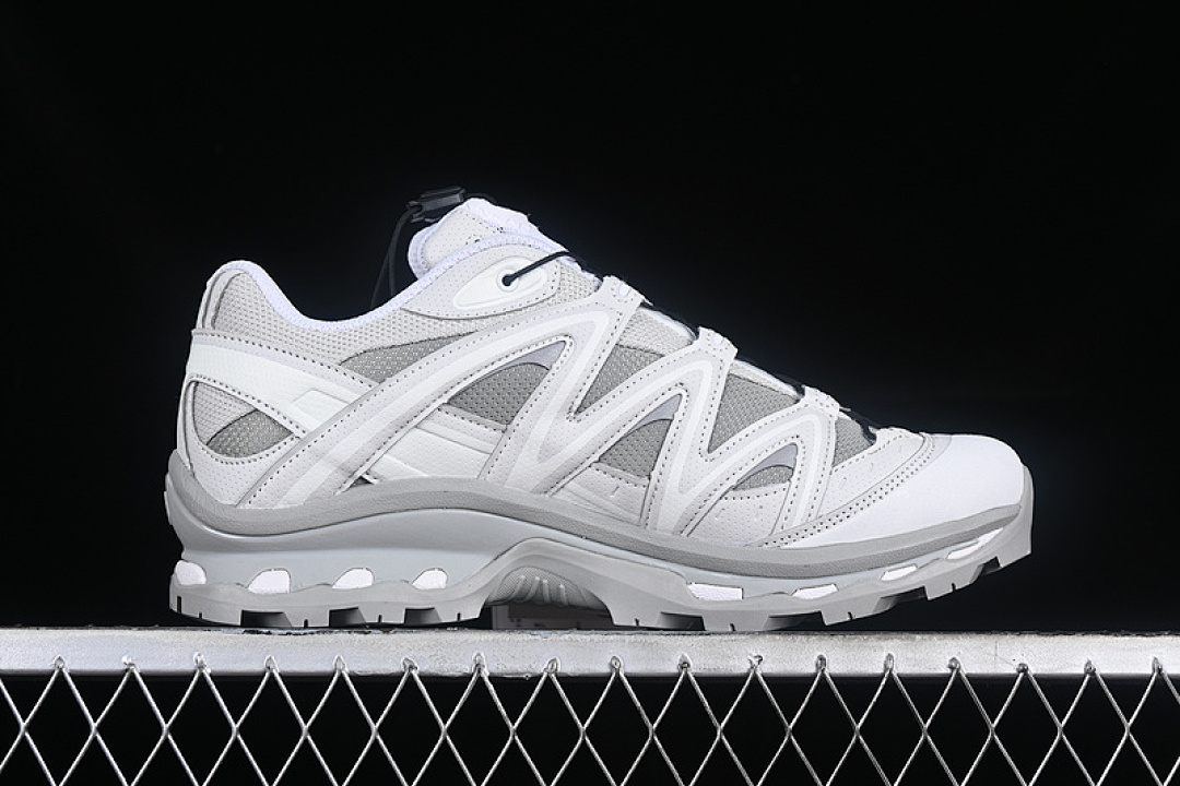On Running [474296-29]-[XT QUEST GTX OUTDOOR OFF ROADING LIGHT GRAY/WHITE]-[WOMAN:36-39]-[MAN:40-46.5] - Image 15