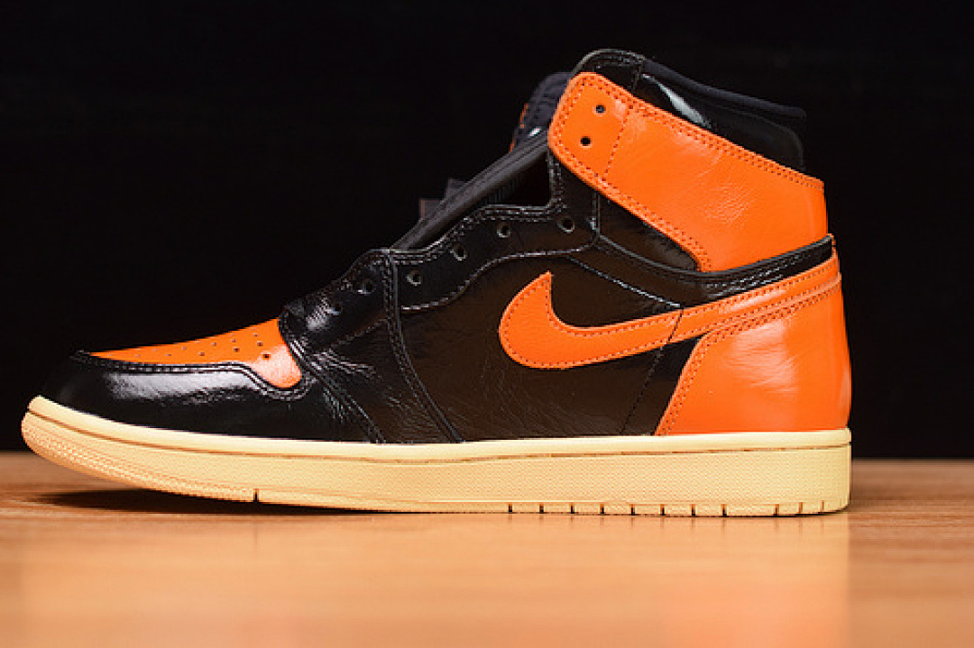 Jordan [555088-028]-[AIR JORDAN 1 HIGH OG SHATTERED BACKBOARD 3.0 BLACK/ORANGE]-[MAN:40-47.5], photo 1