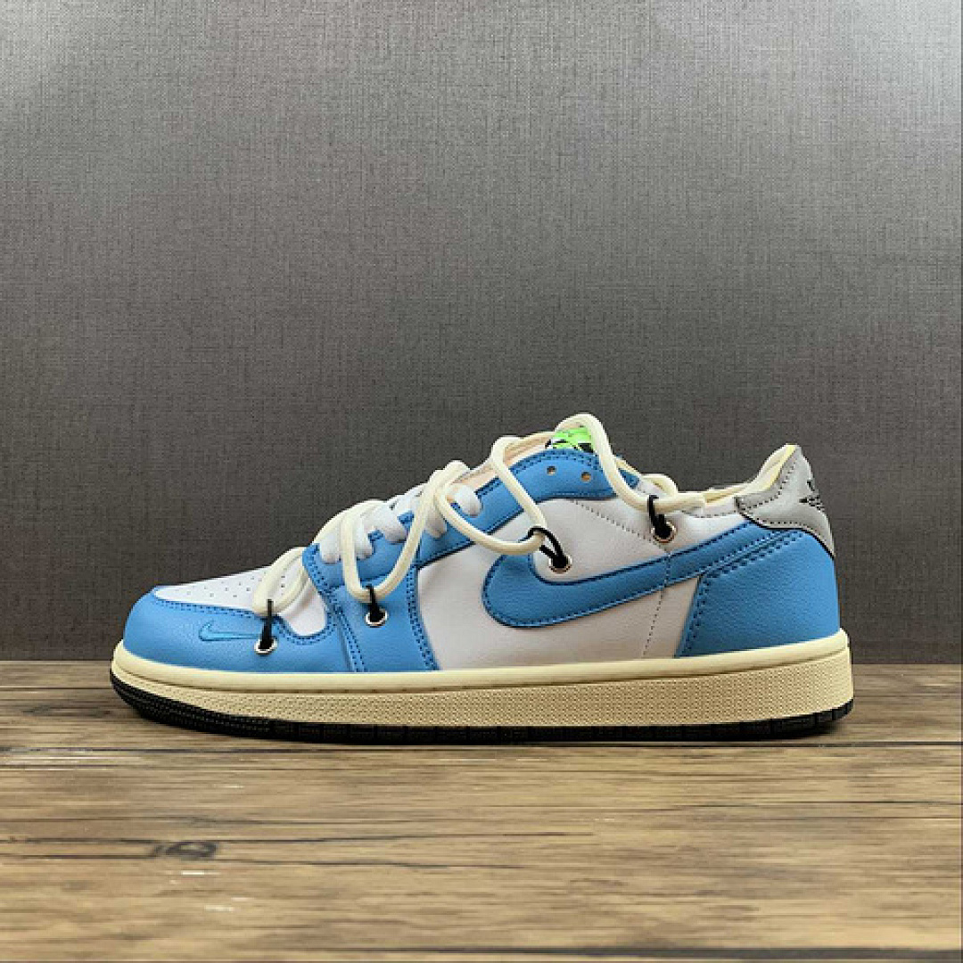 Jordan AIR Jordan 1 LOW OG GHOST GREEN/GHOST GREEN/WHITE · DM7837-103, photo 1
