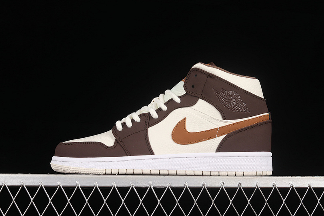 Jordan [DO6699-200]-[AIR JORDAN 1 MID CREAM DARK CHOCOLATE/CREAM WHITE/BROWN]-[WOMAN:36-39]-[40-46], photo 1