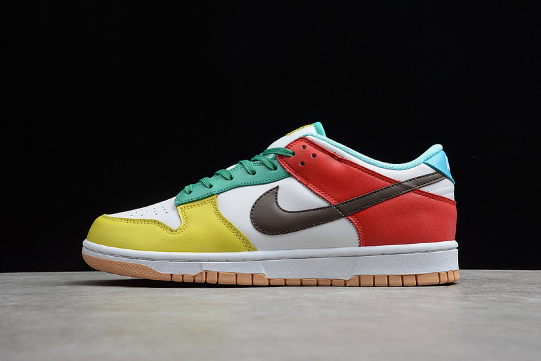Unbranded [DH0952-100]-[SB DUNK LOW SE FREE.99 WHITE/LIGHT CHOCOLATE/ROMA GREEN]-[WOMAN:36-39]-[40-45], photo 1
