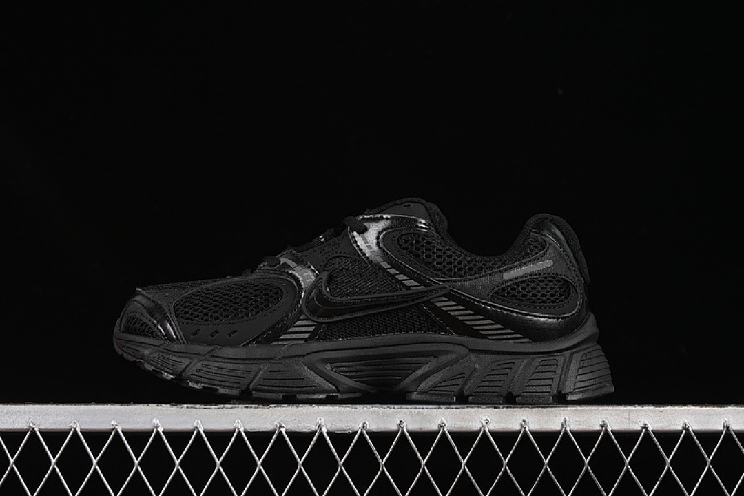 Unbranded [HJ5228-001]-[V5 RNR BLACK/BLACK/ANTHRACITE]-[WOMAN:36-39]-[MAN:40-45], photo 1