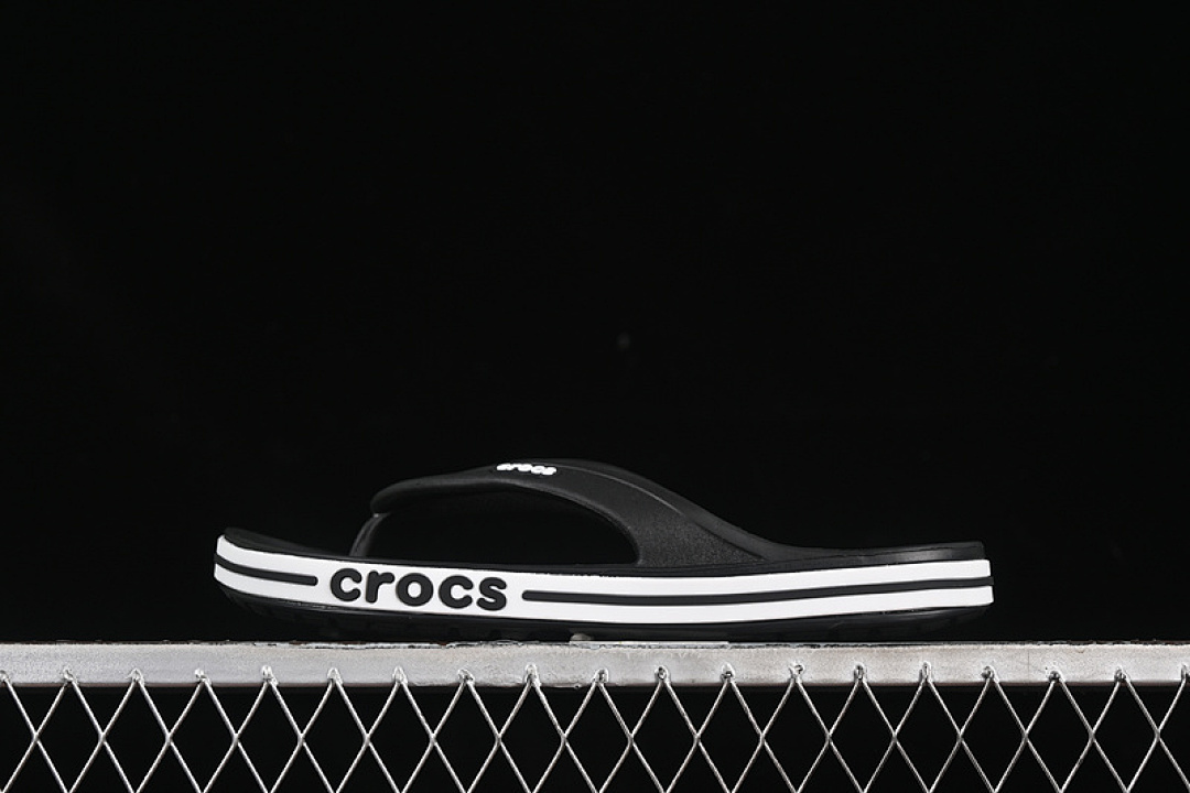 Crocs [CROCS CLASSIC CLOG WHITE/BLACK]-[MAN:39-46] - Image 3