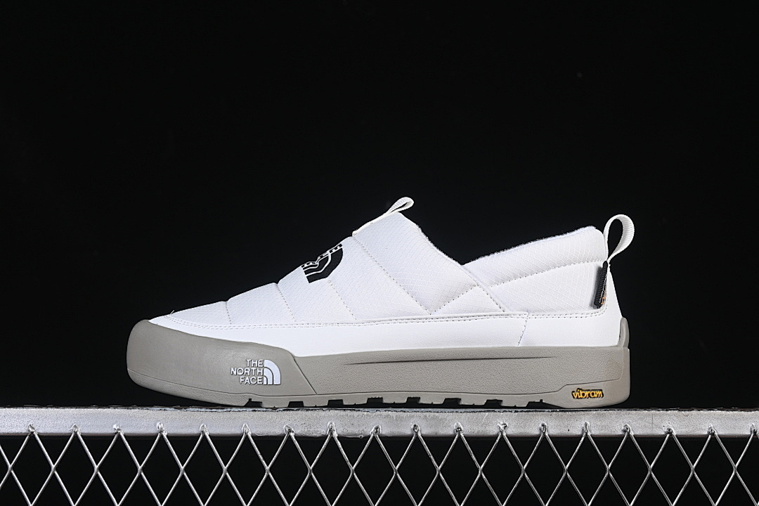 Essentials [NF0A8AD94QI-087]-[THE NORTH MOUNTAIN ESSENTIALS WHITE/GREY]-[WOMAN:37-39]-[MAN:40-45], photo 1