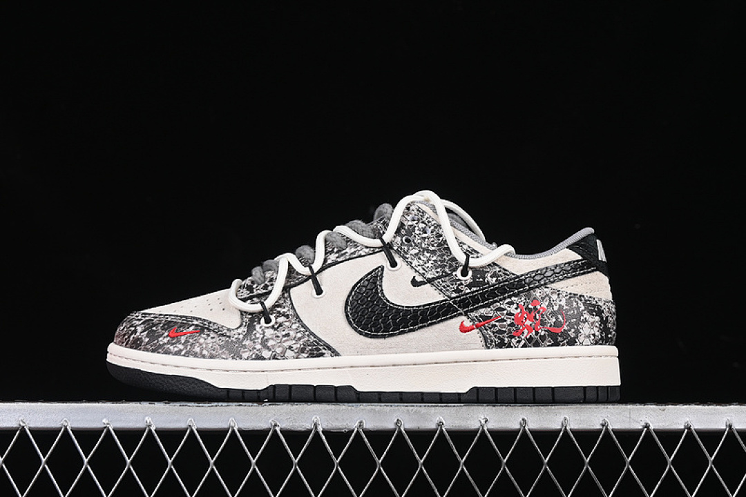 Unbranded [YX5066-273]-[SB DUNK LOW WHITE/GREY/BLACK]-[WOMAN:36-39]-[MAN:40-45], photo 1