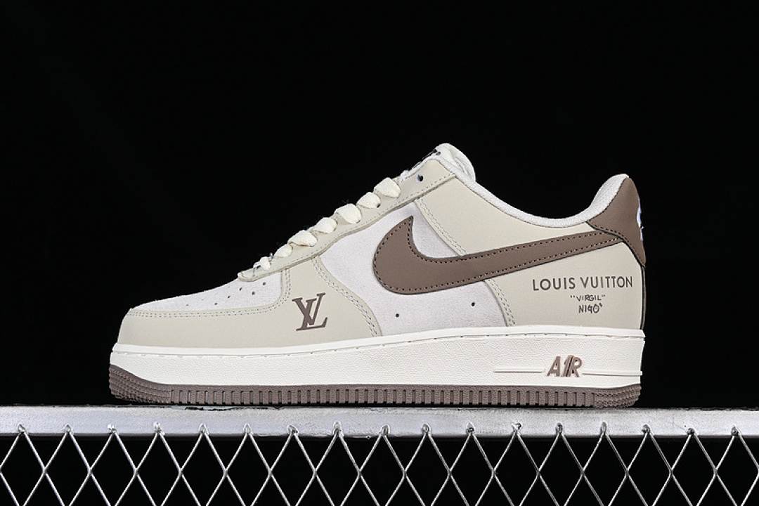 Nike Nike AIR FORCE 1 07 LOW WHITE/GREY/BROWN · BS6055-301, photo 1