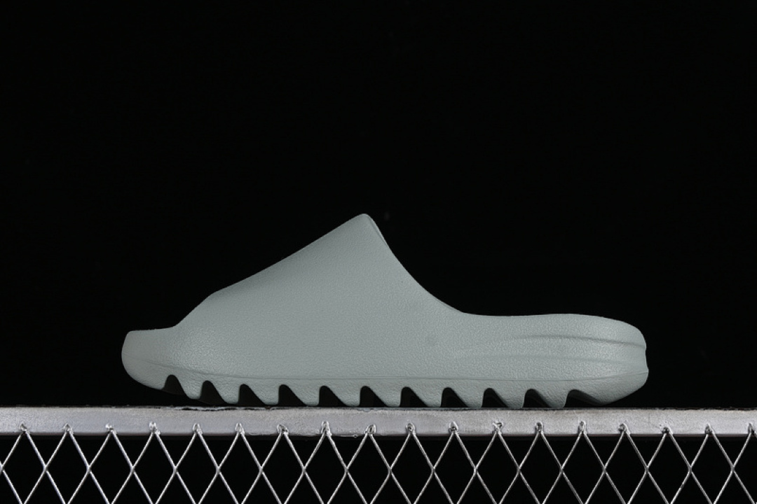 Adidas Adidas KANYE WEST X YEEZY SLIDE RESIN SALT/SALT/SALT · ID5480, photo 1