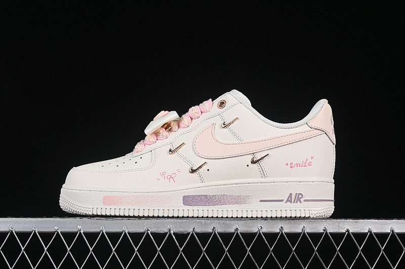 Nike Nike AIR FORCE 1 07 LOW WHITE/PINK · FC1122-333, photo 1