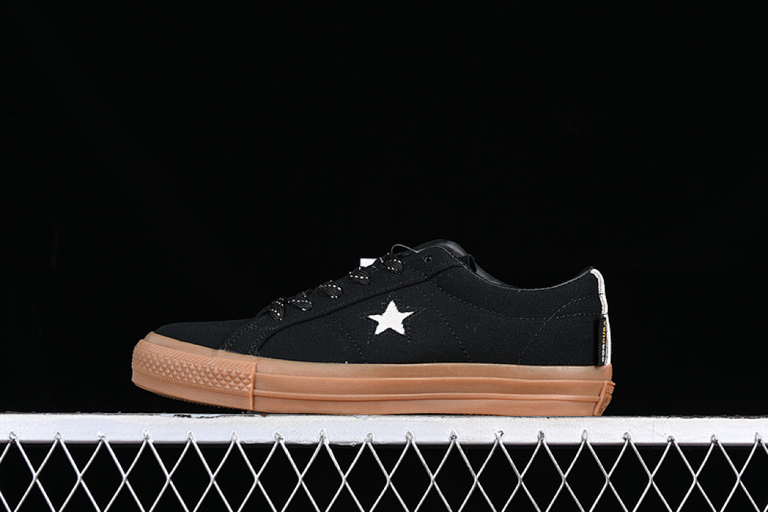 Converse [A03217C]-[CONVERSE ONE STAR PRO LOW BLACK/WHITE/DARK GUM]-[WOMAN:35-39]-[MAN:40-44], photo 1