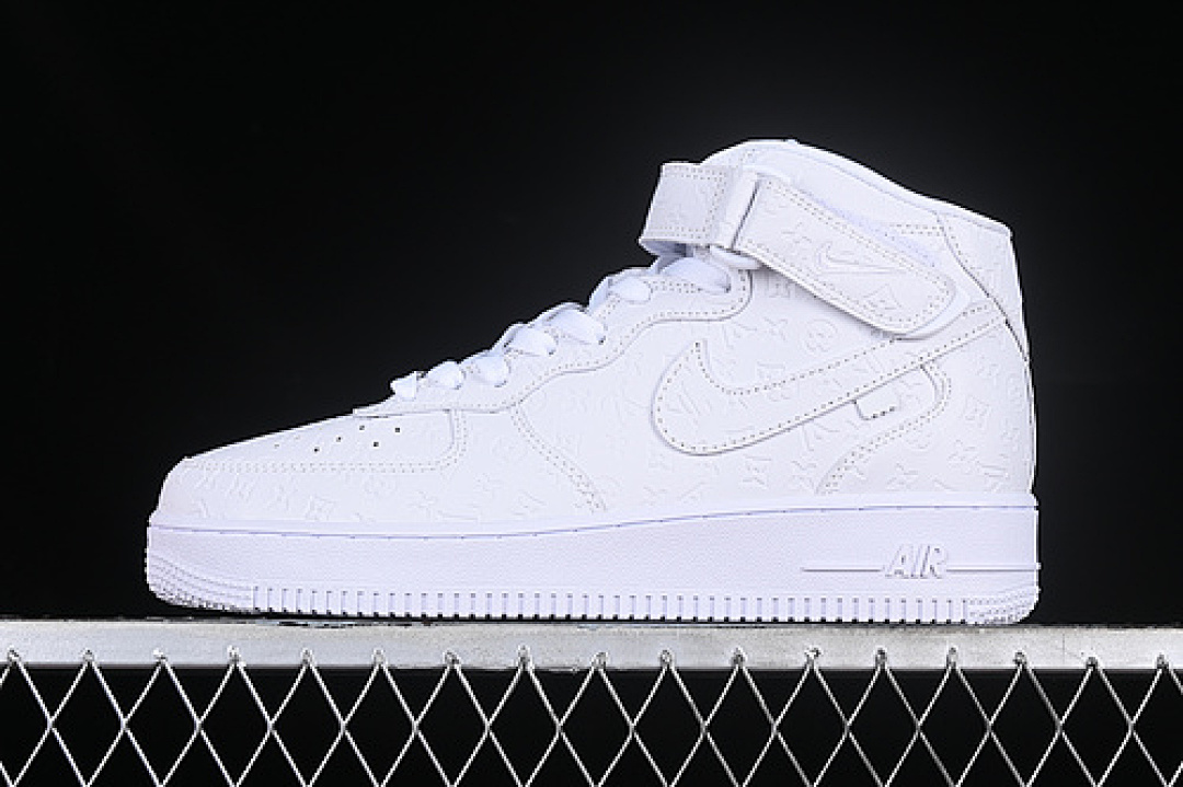 Unbranded [DV0688-300]-[AIR FORCE 1 07 MID L*V WHITE]-[WOMAN:36-39]-[MAN:40-45], photo 1