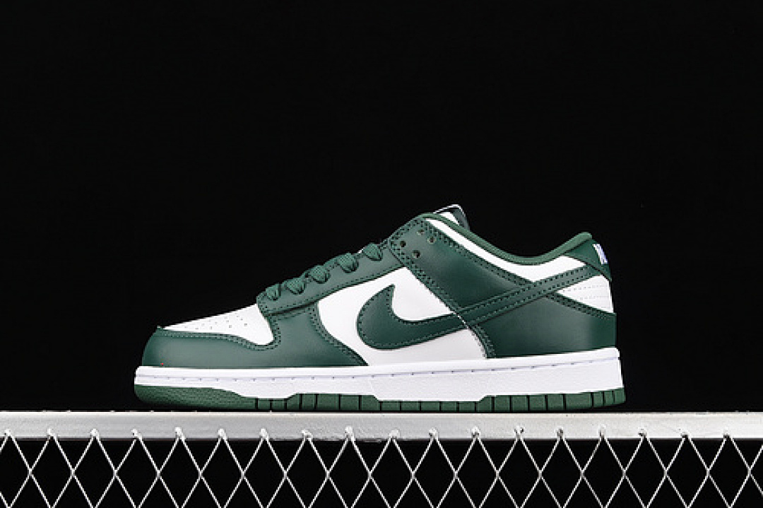 Nike SB DUNK LOW MICHIGAN STATE WHITE/TEAM GREEN/WHITE/TOTAL ORANGE · DD1391-101, photo 1